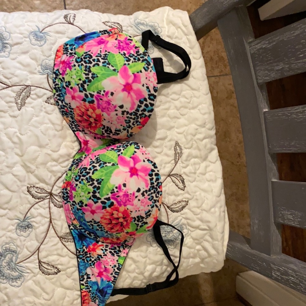 Strapless push-up bra